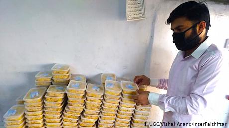 پاکستان: کراچی کے ہندو طلبا کی طرف سے افطاری