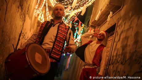 رمضان لاک ڈاؤن، باقی دنیا کیسے نمٹ رہی ہے؟