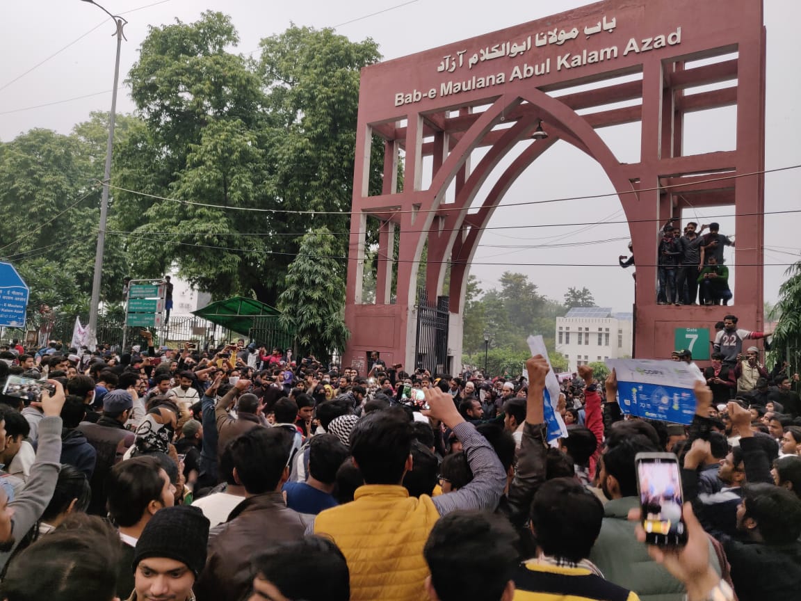 دہلی فسادات: مبینہ سازش کے الزام میں جامعہ کا طالب علم گرفتار