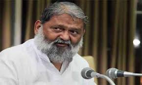ہریانہ کے وزیر داخلہ انل وِز نے بڑھ رہے کورونا مریضوں کا ٹھیکرا دہلی کے سر پھوڑا