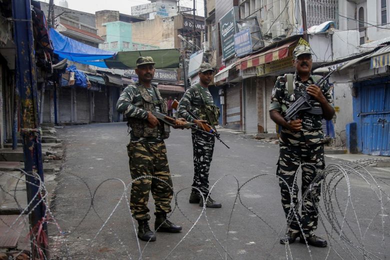 جموں و کشمیر: لاک ڈاؤن کی خلاف ورزی، 90 افراد پولیس حراست میں