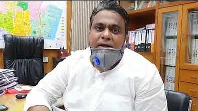 حکومت جرات مندانہ فیصلہ کر کے خانگی اسپتالوں کو اپنے کنٹرول میں لے: رئیس شیخ