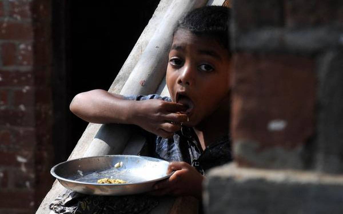 کورونا کے سبب ہندوستان میں غذائی قلت سے نمٹنے کا چیلنج: رپورٹ