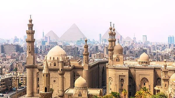 مصر کی تاریخی مسجد سے 3 نمازیوں کی نماز تراویح نشر کرنے کی اجازت