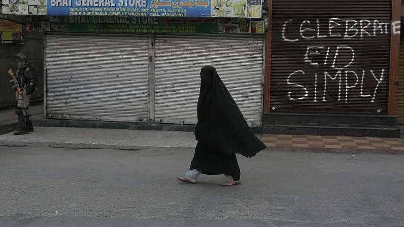 کشمیر: عید الفطر سے قبل بازار ویران اور لوگ پریشان