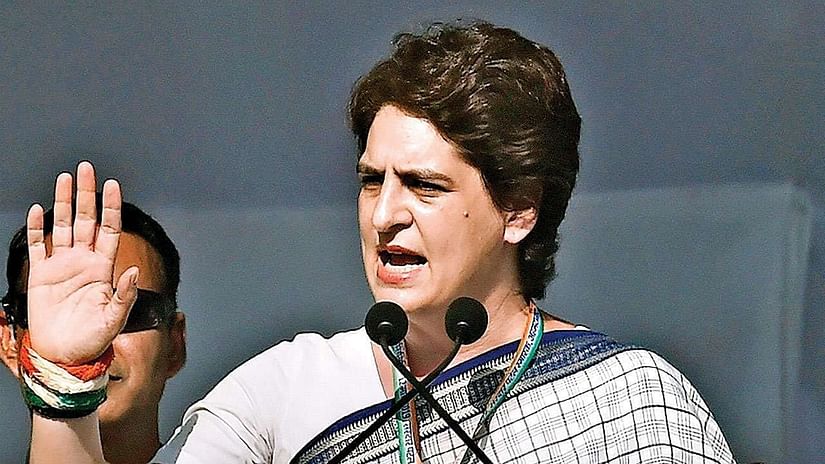 غازی آباد میں مہاجر مزدوروں کا جم غفیر، یوپی حکومت نظم سنبھالنے میں ناکام: پرینکا گاندھی