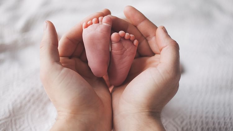 کم ہوتی شرح پیدائش سے پریشان چین نے ’تین بچے‘ پیدا کرنے کی دی اجازت