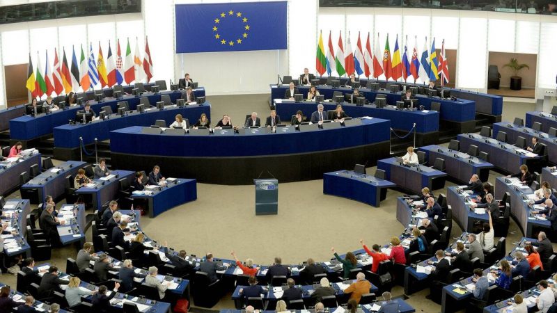 پولس تحویل میں جارج فلائیڈ کی موت کے خلاف یوروپی پارلیمنٹ میں قرارداد منظور