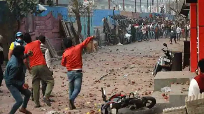 دہلی دنگوں میں دو چارج شیٹ داخل ، طاہر حسین اور پنجرا توڑ کےارکان کے نام