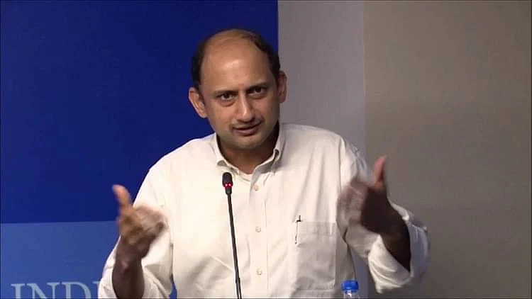 مودی حکومت قرض ادا نہیں کرنے والوں کو راحت دینا چاہتی تھی، آر بی آئی کے سابق ڈپٹی گورنر کا انکشاف