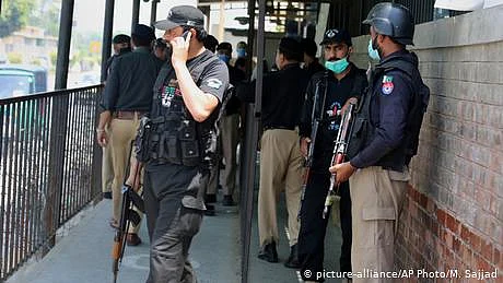 ایک پاگل، دو پاگل، تین پاگل، سب پاگل