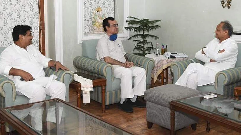 کانگریس کارکنان نے راجستھان انچارج اجے ماکن کا کیا پرجوش استقبال