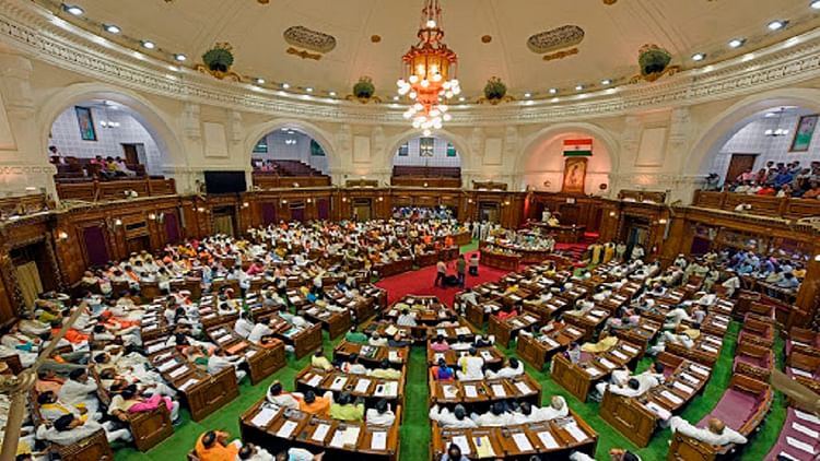 مانسون اجلاس شروع ہونے سے پہلے ہی اتر پردیش اسمبلی کے 20 ملازمین کورونا پازیٹو
