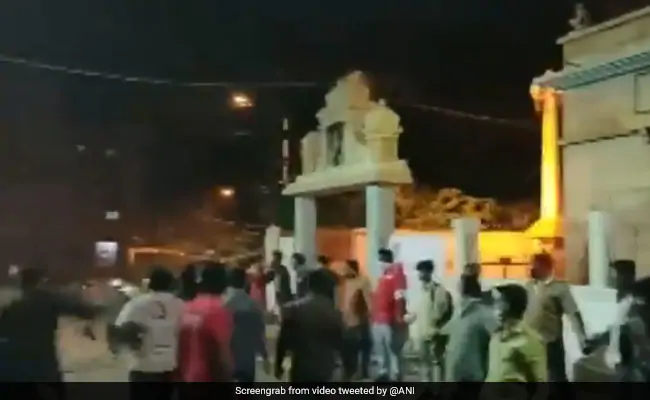 بنگلورو فساد: مسلمانوں نے پیش کی ہم آہنگی کی مثال، انسانی زنجیر بناکر مندر کی حفاظت