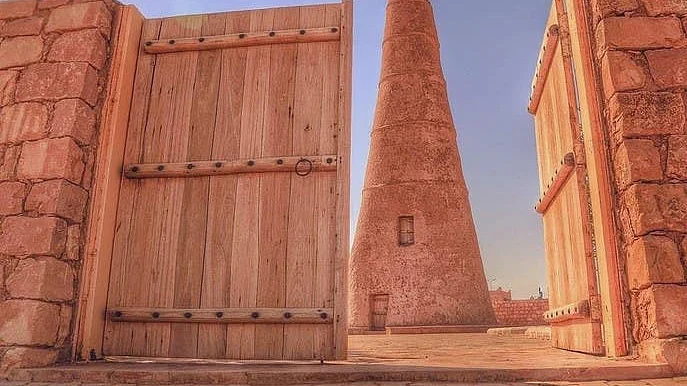 سعودی عرب: ڈھائی سو سال پرانا مٹی کا مینار سیاحوں کی توجہ کا مرکز