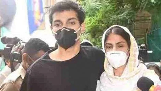 نہ ریا کو ملی راحت نہ بھائی شووِک کو، عدالتی تحویل میں 6 اکتوبر تک توسیع