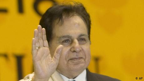 دلیپ کمار نے پشاور میں لوگوں سے گزارش کی ہے کہ وہ ان کے آبائی گھر کی تصاویر شیئر کریں