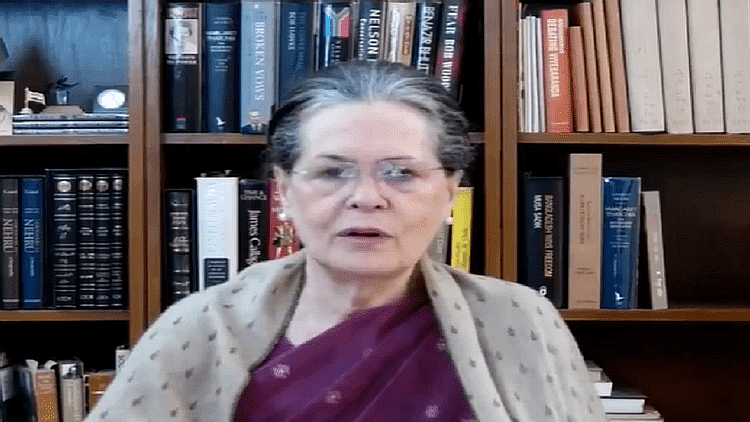 بہار میں تبدیلی کے لئےعظیم اتحاد کی جیت ضروری: سونیا گاندھی
