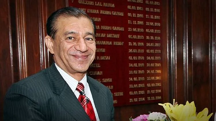 سونیا گاندھی نے آنجہانی اشونی کمار کی بیوی کو لکھا خط، کہا "ہمیشہ عزت کے ساتھ یاد کیا جائے گا"