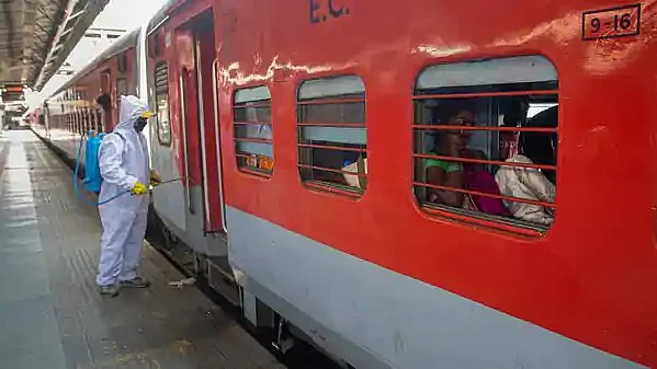 احمدآباد سے چھ خصوصی ٹرینیں چلائے جانے کا اعلان