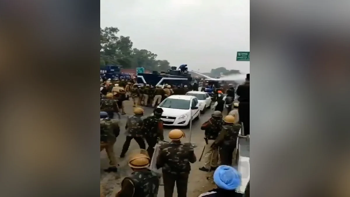 کسان تحریک: گاڑی پر چڑھ کر ’واٹر کینن‘ بند کرنے والے نودیپ پر قتل کی کوشش کا کیس درج