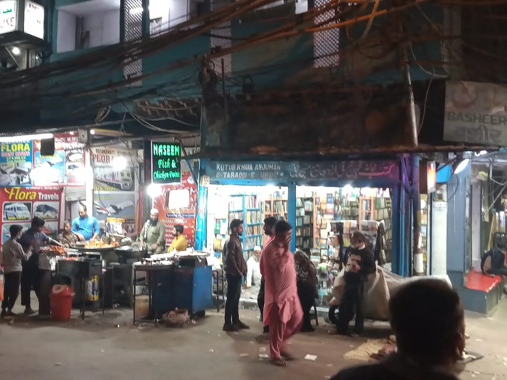 تیزی کے ساتھ ختم ہو رہا دہلی کا تاریخی ’اُردو بازار‘، کسی کو فکر نہیں...
