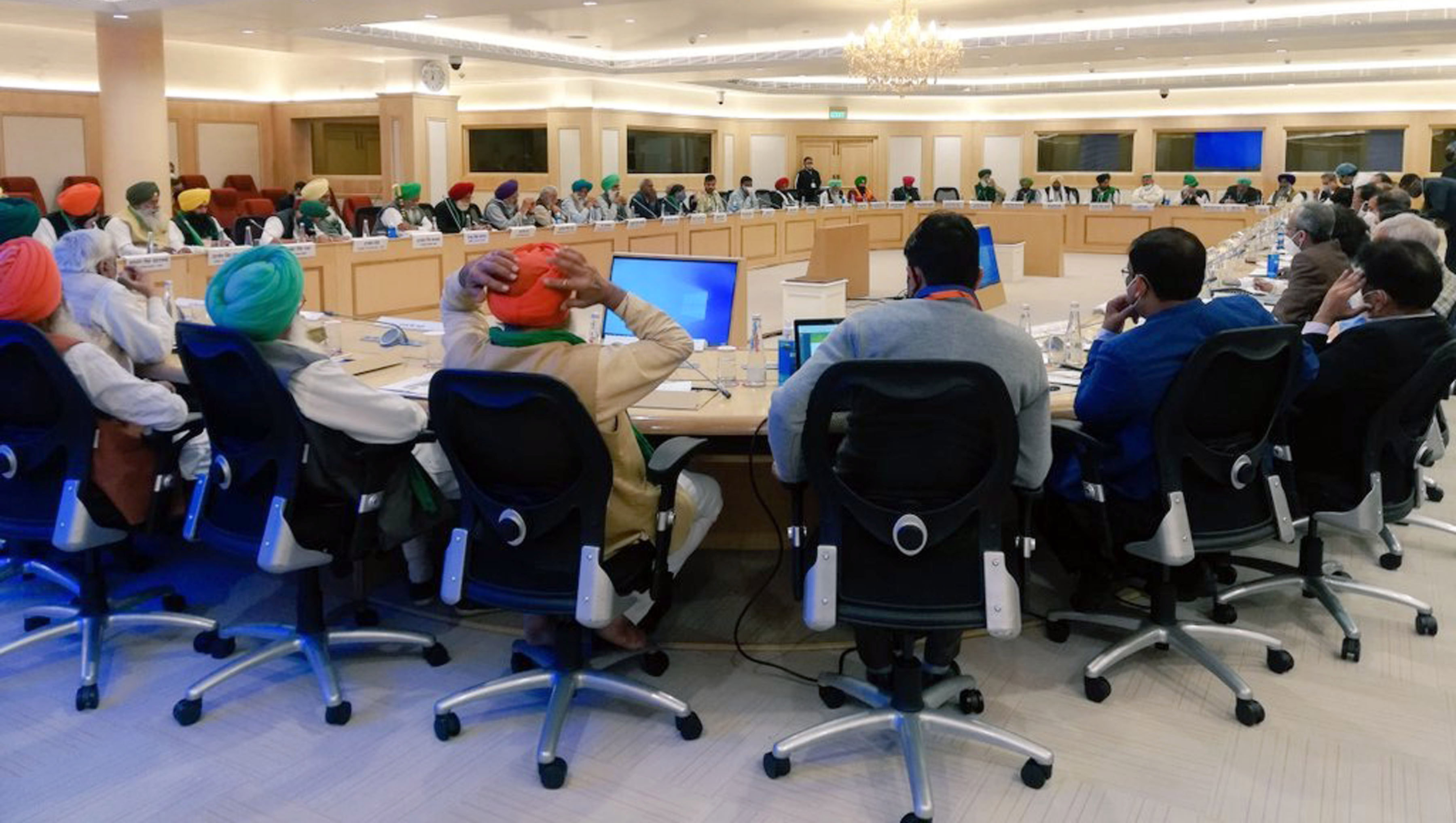 مذاکرہ کے دوران کسانوں نے نہیں کھایا حکومت کا دیا کھانا، کہا ’ہم اپنا کھانا ساتھ لائے ہیں‘