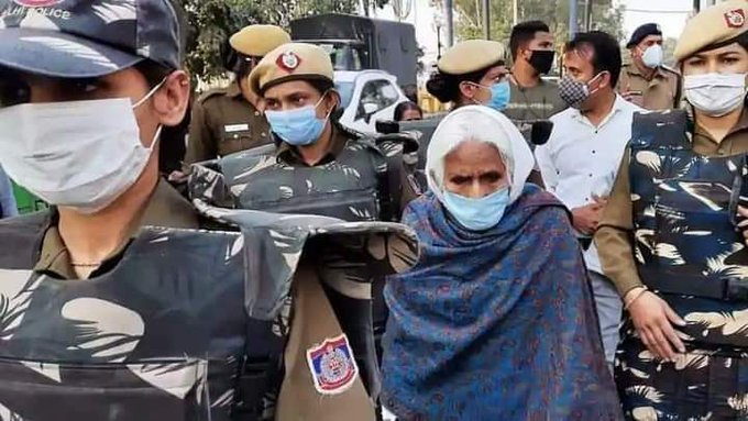 شاہین باغ کی ’بلقیس دادی‘ کو دہلی پولس نے حراست سے کیا آزاد، پہنچیں گھر