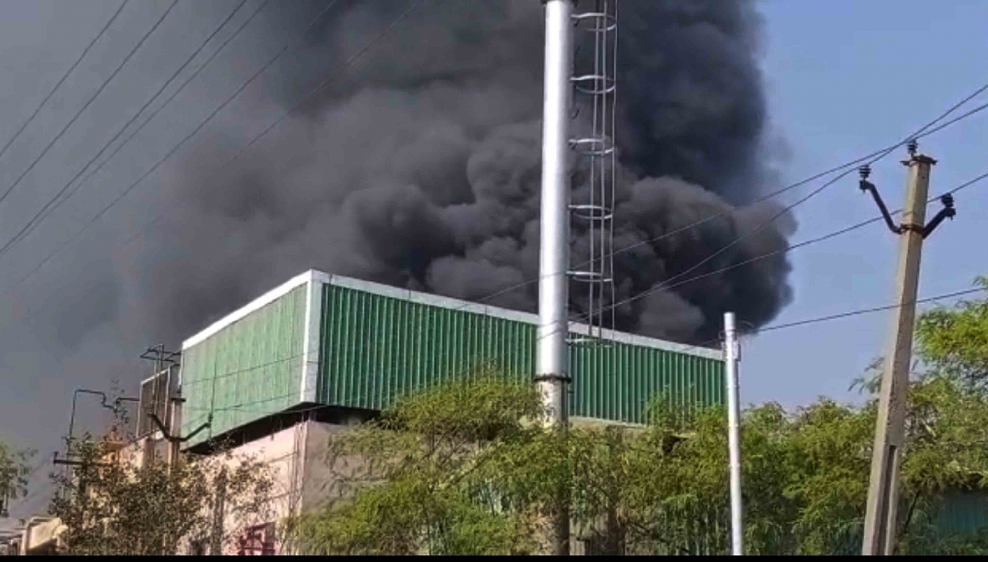 تلنگانہ کی دوا فیکٹری میں آگ لگنے کا واقعہ، 8 لوگ جھلسے، اسپتال میں داخل