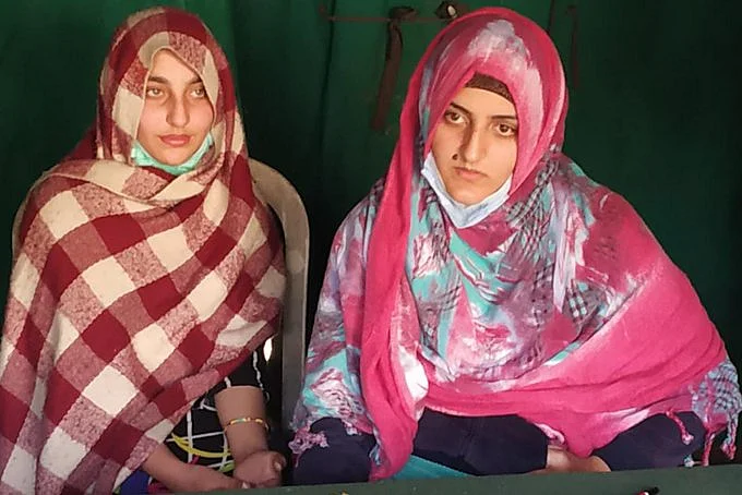 پاکستانی بہنیں لیبہ اور ثنا