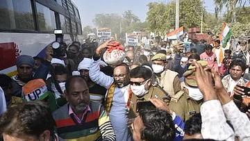 کانگریس کی ’گائے بچاؤ، کسان بچاؤ یاترا‘ پر یوگی حکومت کی قدغن، اجے للو سمیت سینکڑوں کارکنان گرفتار