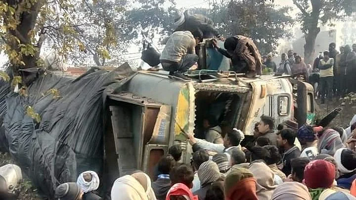 مرادآباد میں خوفناک سڑک حادثہ، 10 ہلاک، تقریباً ایک درجن افراد زخمی