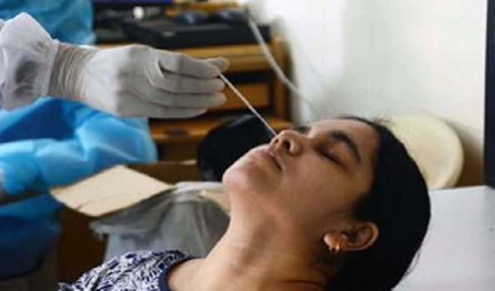 دہلی میں کورونا کے کم ہوتے معاملوں کے ساتھ اس کا خوف بھی ختم