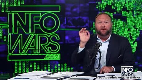 سیاست اور تجارت کامیل ایک خوفناک کھیل!