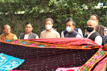 سونیا گاندھی کی طرف سے ’اجمیر شریف درگاہ‘ کے لیے چادر روانہ
