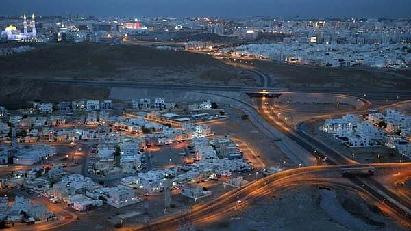 عُمان کی غیرملکی سرمایہ کاروں کو طویل المیعاد اقامے دینے کی پیش کش