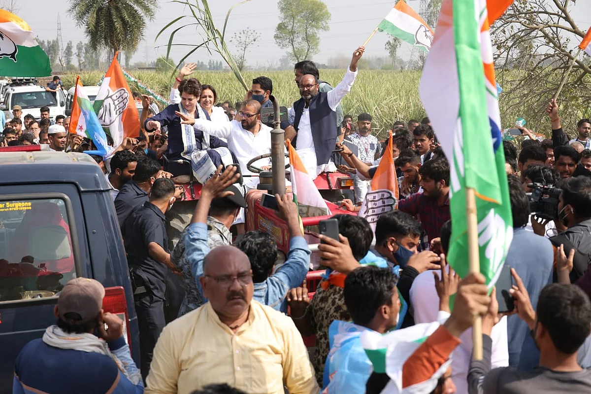 میرٹھ کسان مہاپنچایت: ٹریکٹر پر سوار ہو کر، کھیت کھلیانوں کے راستہ کسانوں کے دل میں اتریں پرینکا گاندھی
