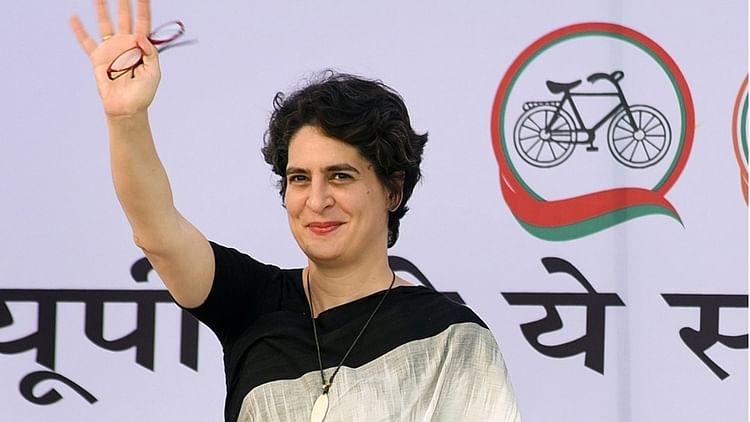 ’او میرے خدا! ان کے گھٹنے تو نظر آ رہے ہیں‘ مودی، بھاگوت اور گڈکری کی ’ہاف پینٹ‘ پر پرینکا کا طنز