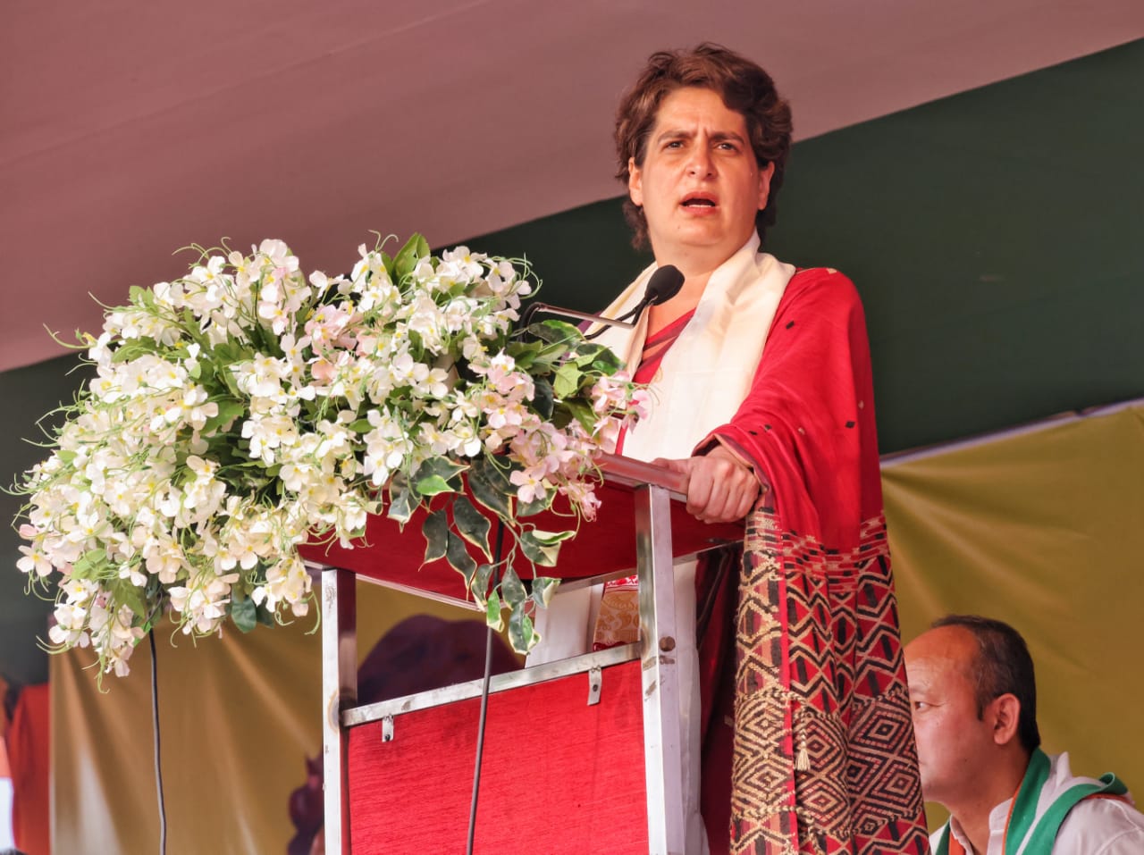 ’پرچار میں بہَار ہے، لیکن نوجوان نوکری سے باہر ہے‘ پرینکا گاندھی کا یوگی آدتیہ ناتھ پر طنز