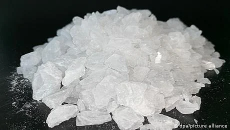 پاکستانی نوجوانوں میں کرسٹل میتھ کے استعمال میں اضافہ کیوں؟