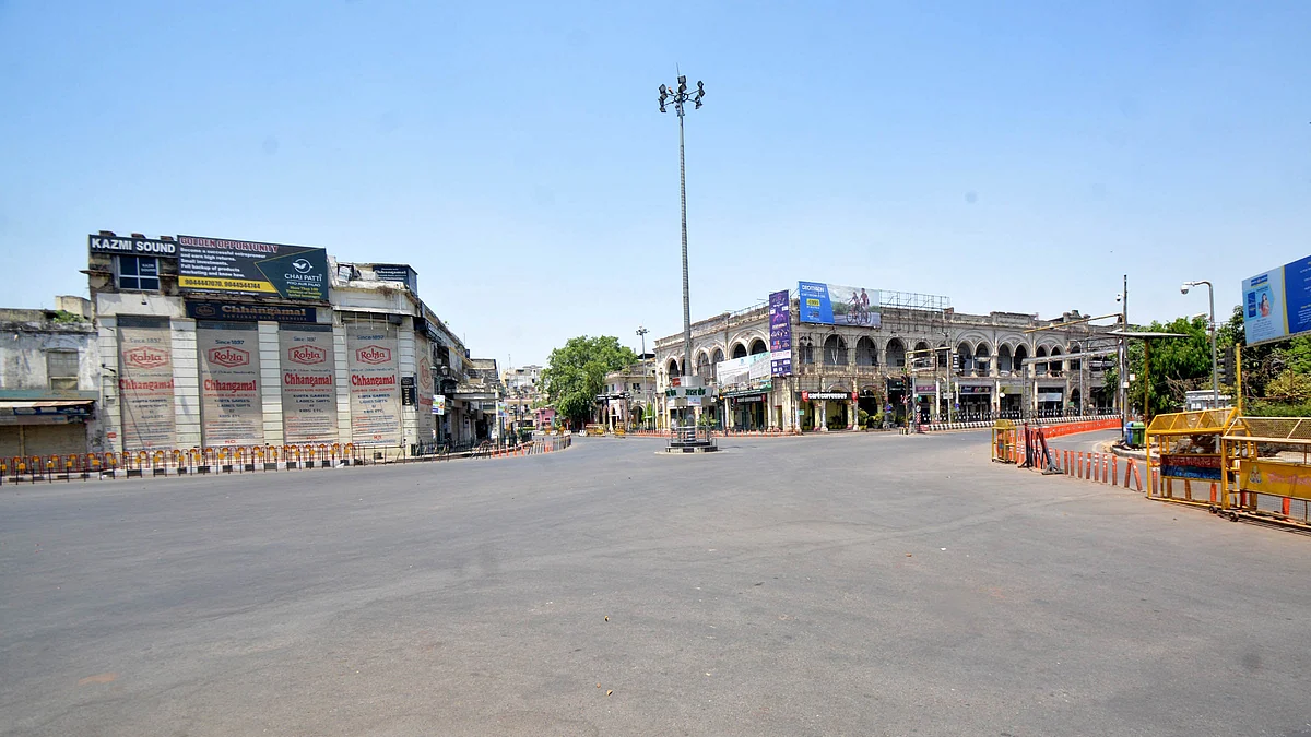 پنچایت الیکشن مکمل ہوتے ہی یوگی حکومت کی کھلی نیند، یو پی میں کل سے 4 دن کا مکمل لاک ڈاؤن