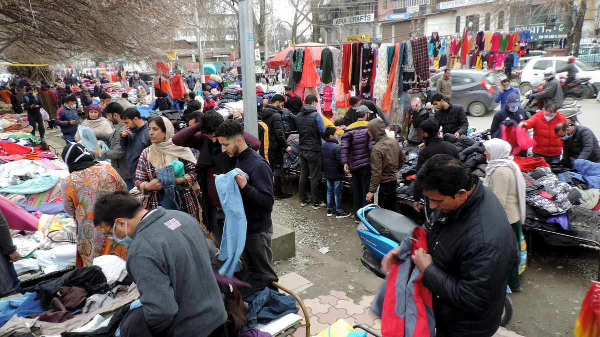 کشمیر: ماہ رمضان میں گراں بازاری اور بجلی کی عدم دستیابی سے لوگ پریشان
