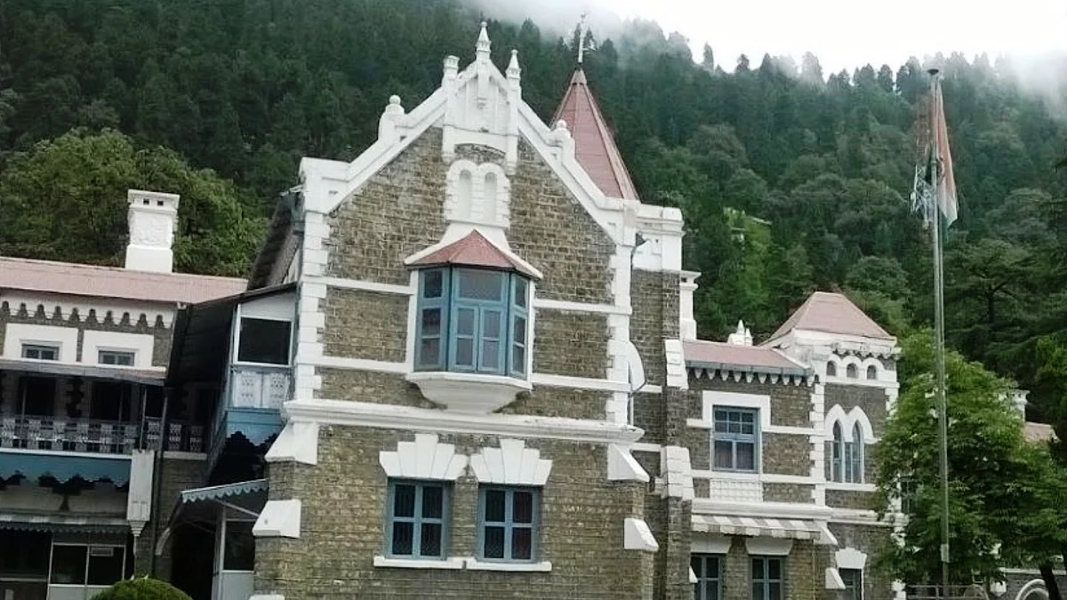 نیپالی مزدوروں کو ویکسین لگانے سے متعلق اتراکھنڈ حکومت سے جواب طلب