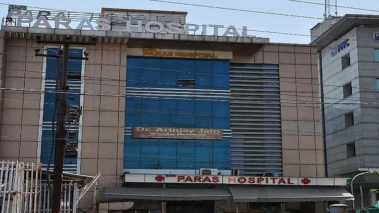 آکسیجن کی کمی سے 22 اموات کے معاملہ میں آگرہ کے اسپتال کو کلین چٹ! کمیٹی کی رپورٹ پر سوال