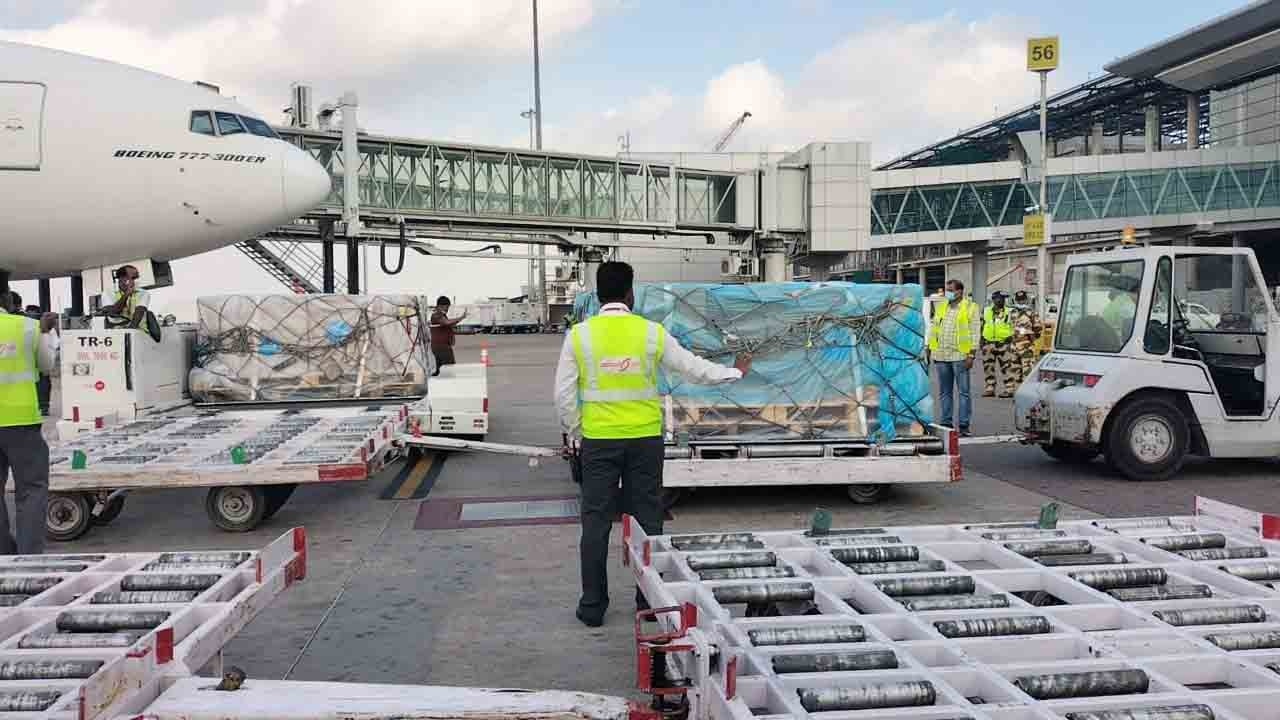 اسپوتنک وی ٹیکوں کی ایک بڑی کھیپ حیدرآباد پہنچی
