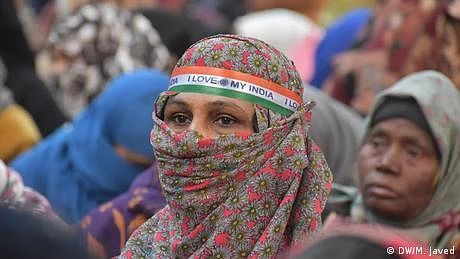 بھارتی اداکارہ اور فلمساز عائشہ سلطانہ پر غداری کا مقدمہ کیوں؟