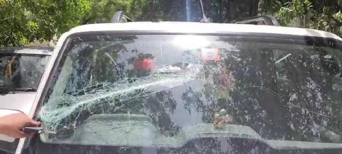 غازی پور بارڈر پر بی جے پی کارکنان اور کسانوں کے درمیان تصادم، گاڑیوں میں توڑ پھوڑ