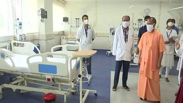 یوپی: ضلع مجسٹریٹ کے سلوک سے ناراض 17 ڈاکٹروں نے دیا استعفیٰ، ہیلتھ ڈپارٹمنٹ میں افرا تفری