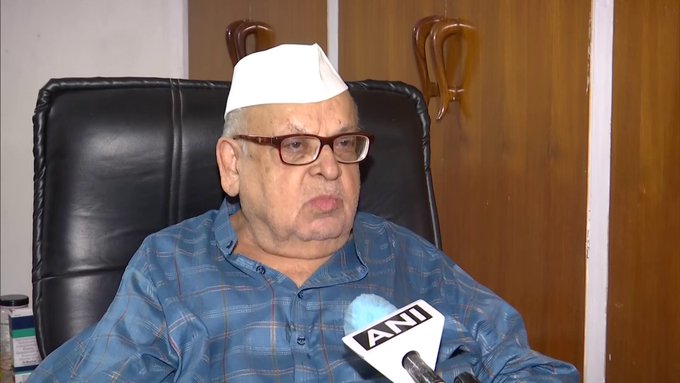 عزیز قریشی اپنے خلاف ملک سے بغاوت کا مقدمہ درج کیے جانے پر افسردہ