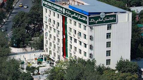 تباہ ہونے کے دہانے پر افغانستان کا بینکنگ نظام، طالبان حکومت سے صارفین میں گھبراہٹ
